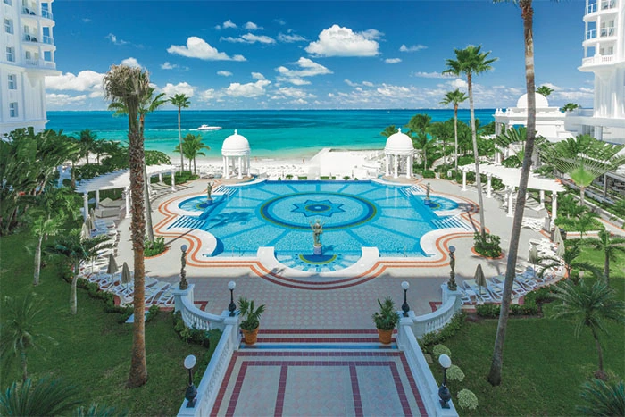 Riu Palace Las Americas pool view