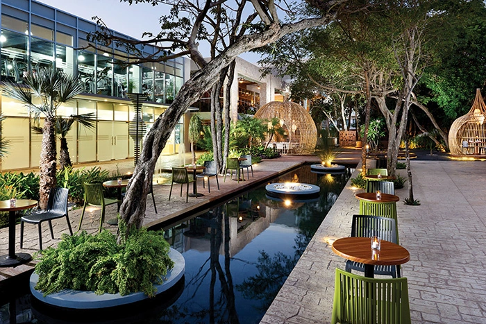 The Fives Beach Hotel & Residences plaza