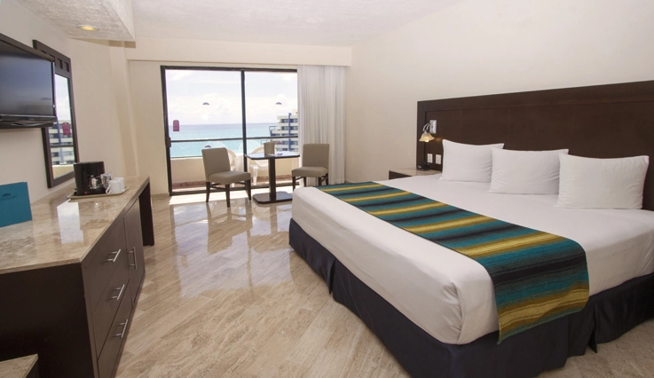 Crown Paradise Club Cancun bedroom
