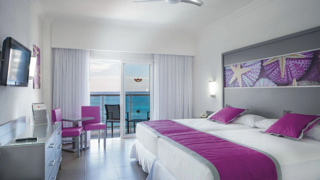 Riu Cancun bedroom