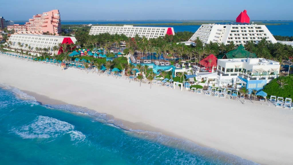 The Pyramid At Grand Oasis Cancun, Mexico beach