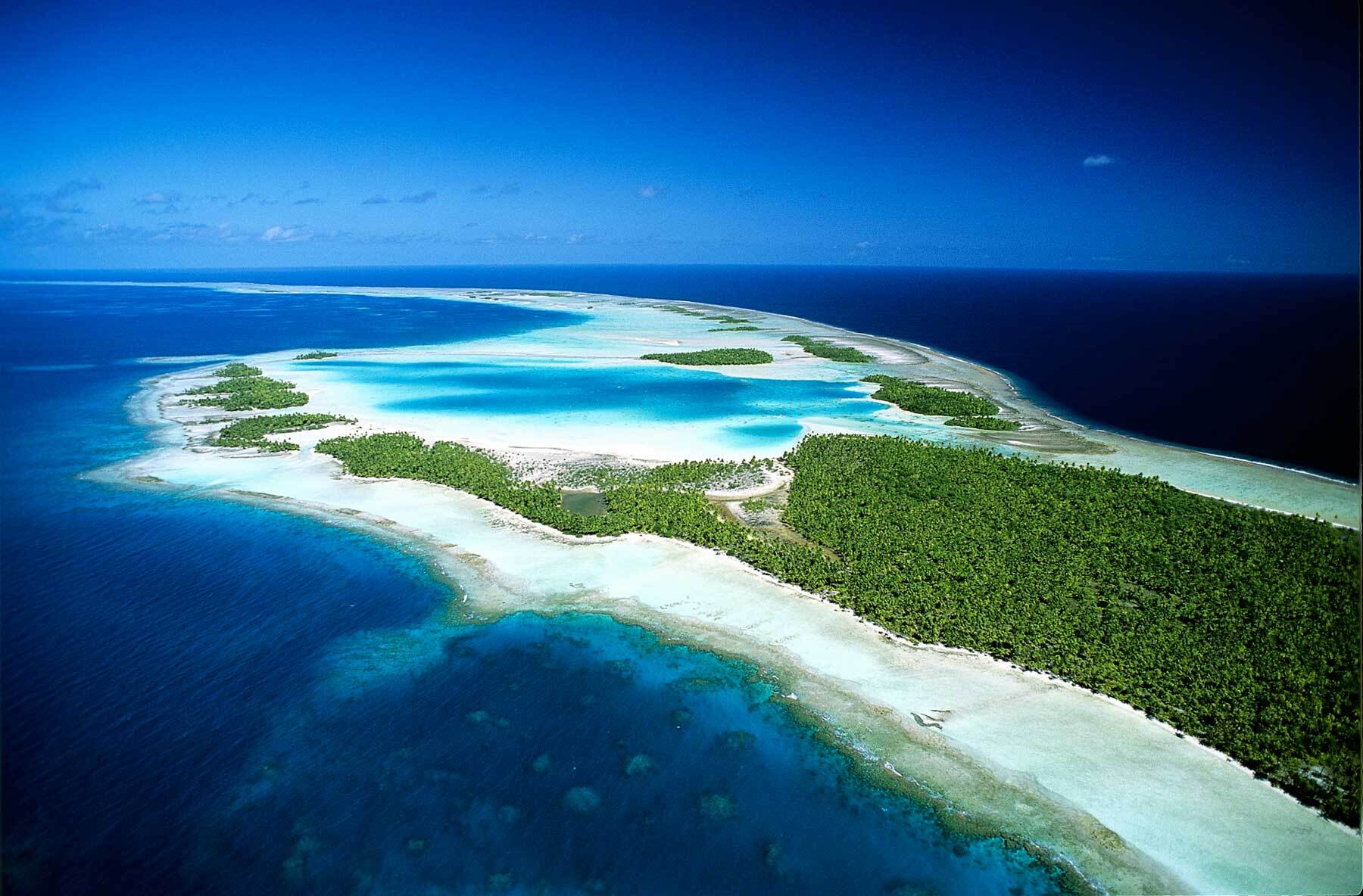 Tuamotu Atolls Hotels