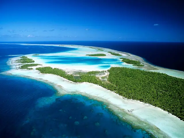 Tuamotu Atolls Hotels