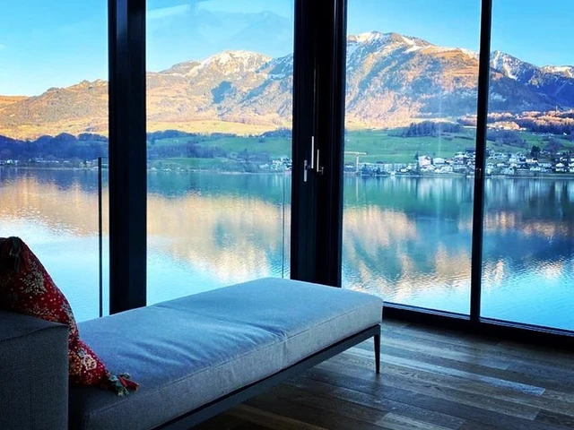 The view from this modern apartment on the Sarnersee is undeniable, but by the end of your stay, it might not be what you appreci