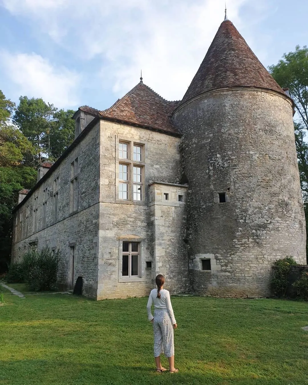 The medieval knights who used to live here got to wear cool metal suits, but they never tasted Superhost Xavier’s croissants