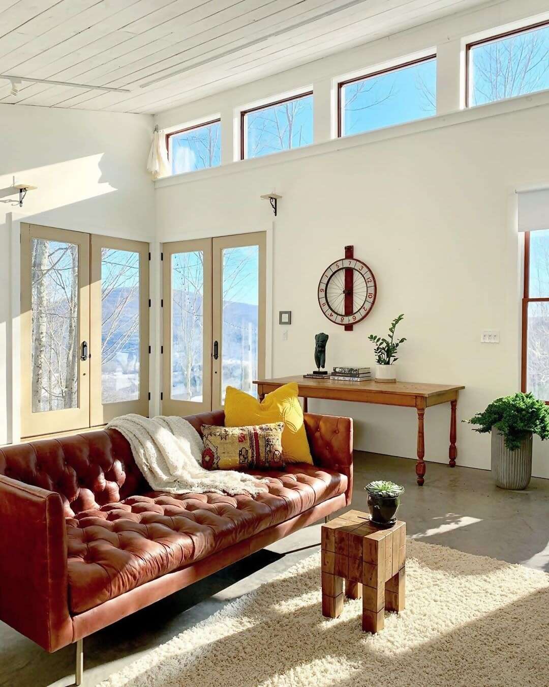 Superhost Quinn’s Catskills cottage sits on 12 serene acres lined by old stone walls