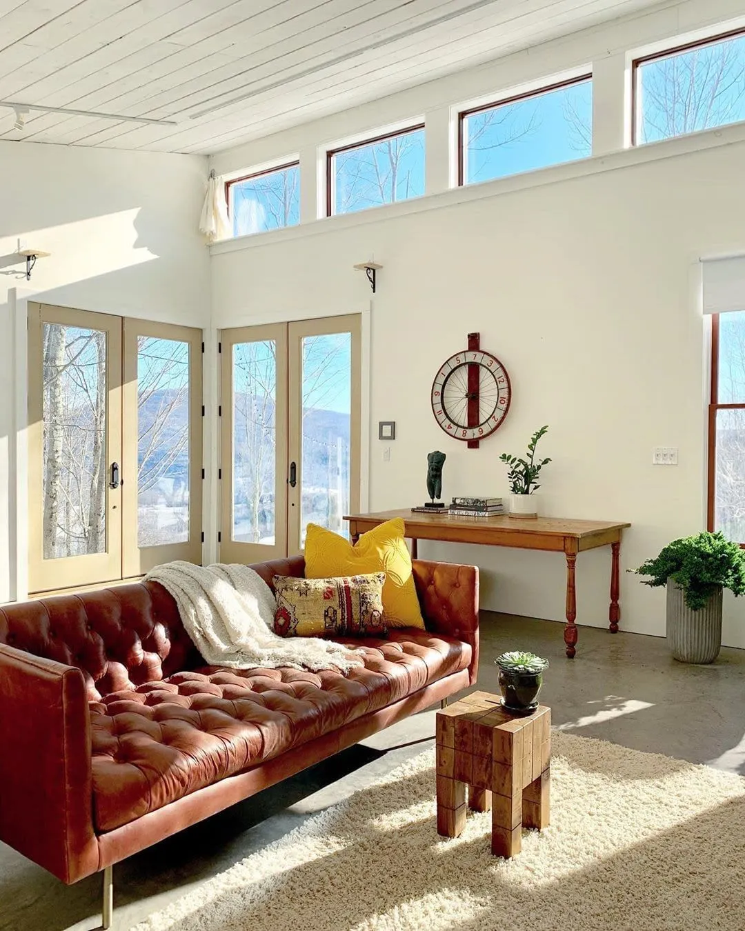 Superhost Quinn’s Catskills cottage sits on 12 serene acres lined by old stone walls