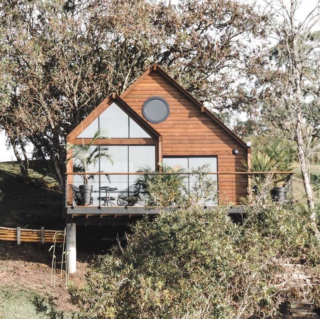 Superhost Mafe’s cabin sits above the spectacular Embalse del Peñol, the sprawling reservoir that helps set Antioquia apart from