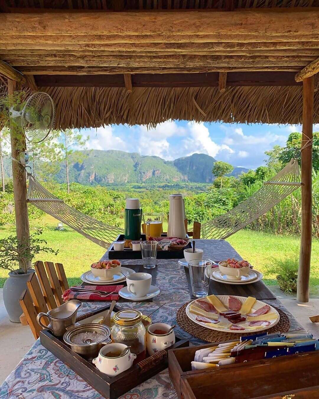 Stick around after your homemade breakfast to ask your Superhost, Jasmine, about the surrounding Valle de Viñales