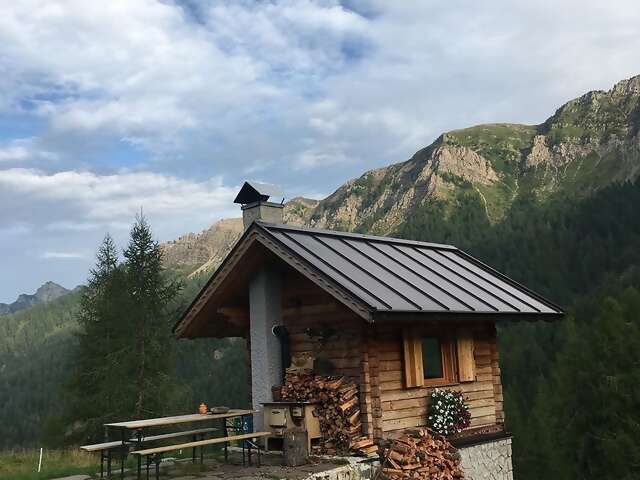 At Superhost Moreno’s tiny baita (Alpine hut), the only sounds you’ll hear are the wind through the valley and the distant chimin