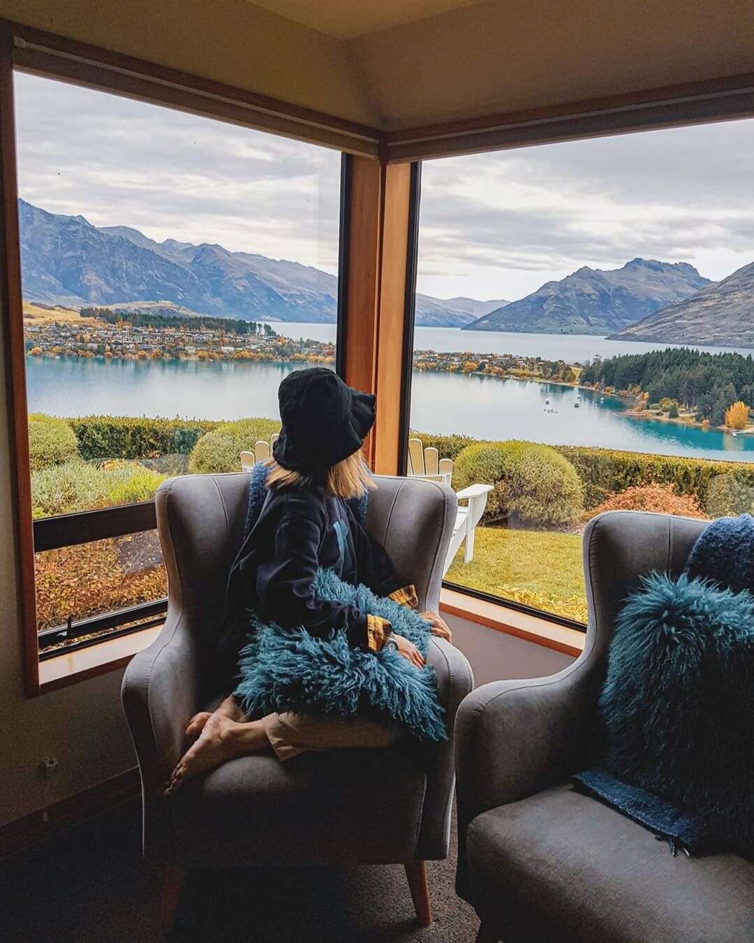 Far from the tourist crowds, Superhost Vicky’s house gives you front-row seats on Lake Wakatipu