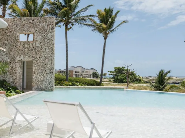 Start your stay at Villa Oceania with a welcome cocktail