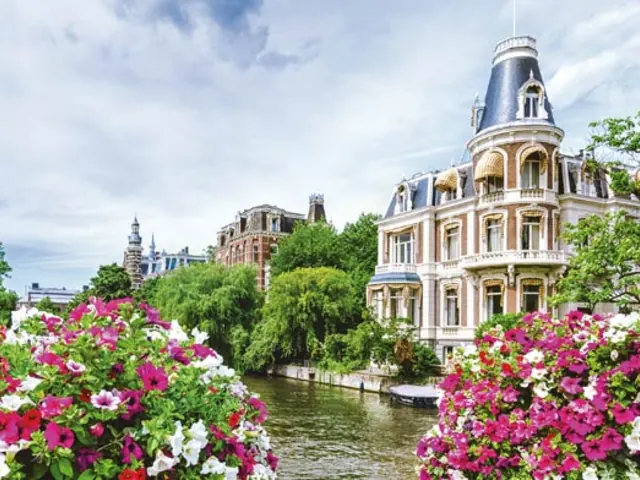 Holland & Belgium at Tulip Time