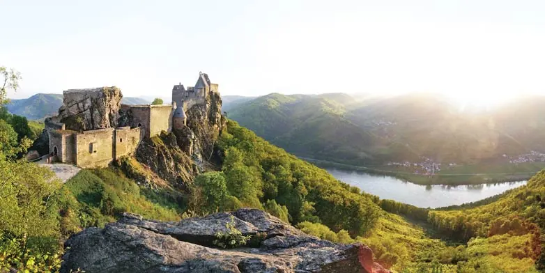 Delightful Danube & Prague