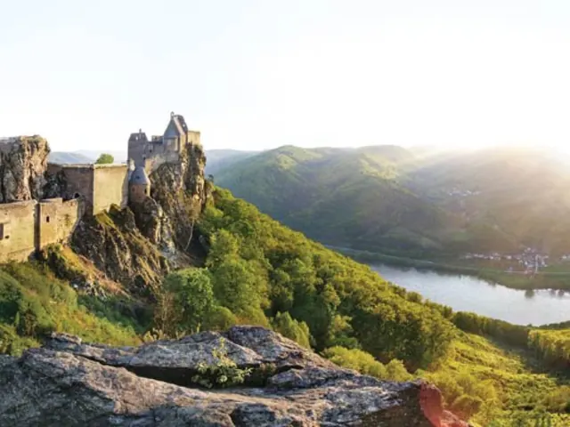 Delightful Danube & Prague