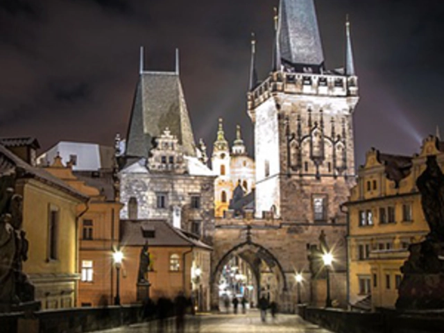 Active Discovery on the Danube with Prague – Westbound