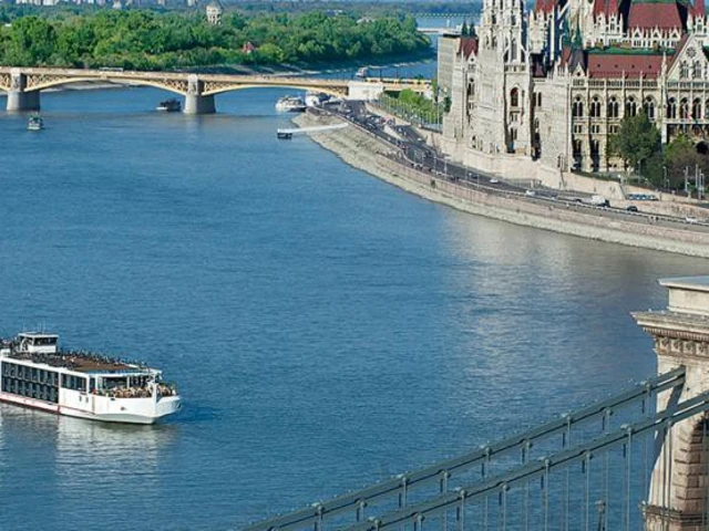 Danube Waltz (river)