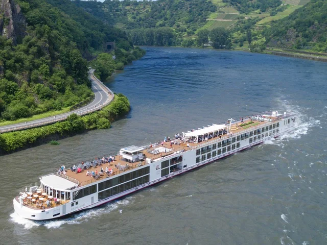 Grand European Tour (river)