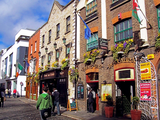 Exploring Britain & Ireland featuring England, Ireland, Scotland and Wales