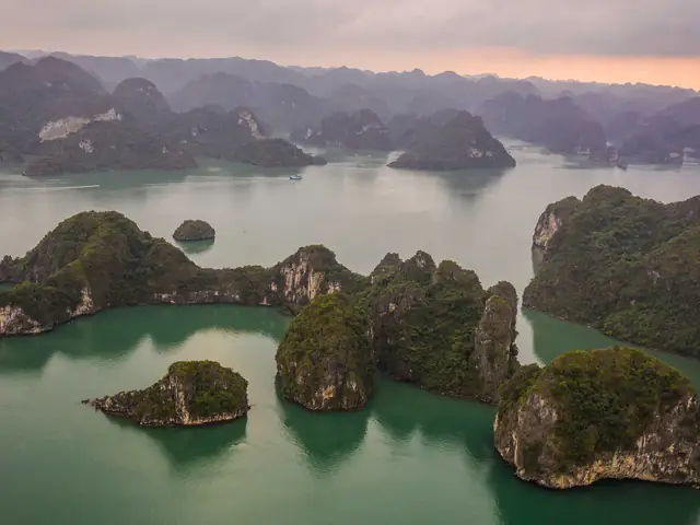 Classic Vietnam: Hanoi to Ho Chi Minh City — Plus