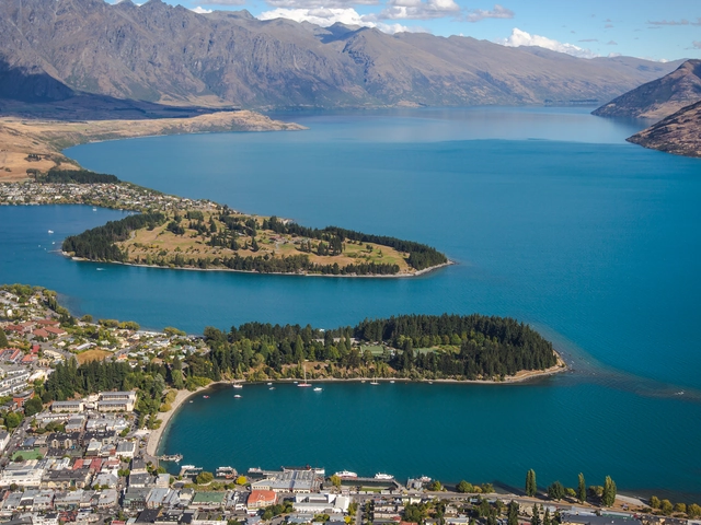 Best of New Zealand: Maori Culture & Mountain Coastlines