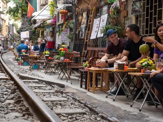 Hanoi Day Tour: City Highlights (full day)