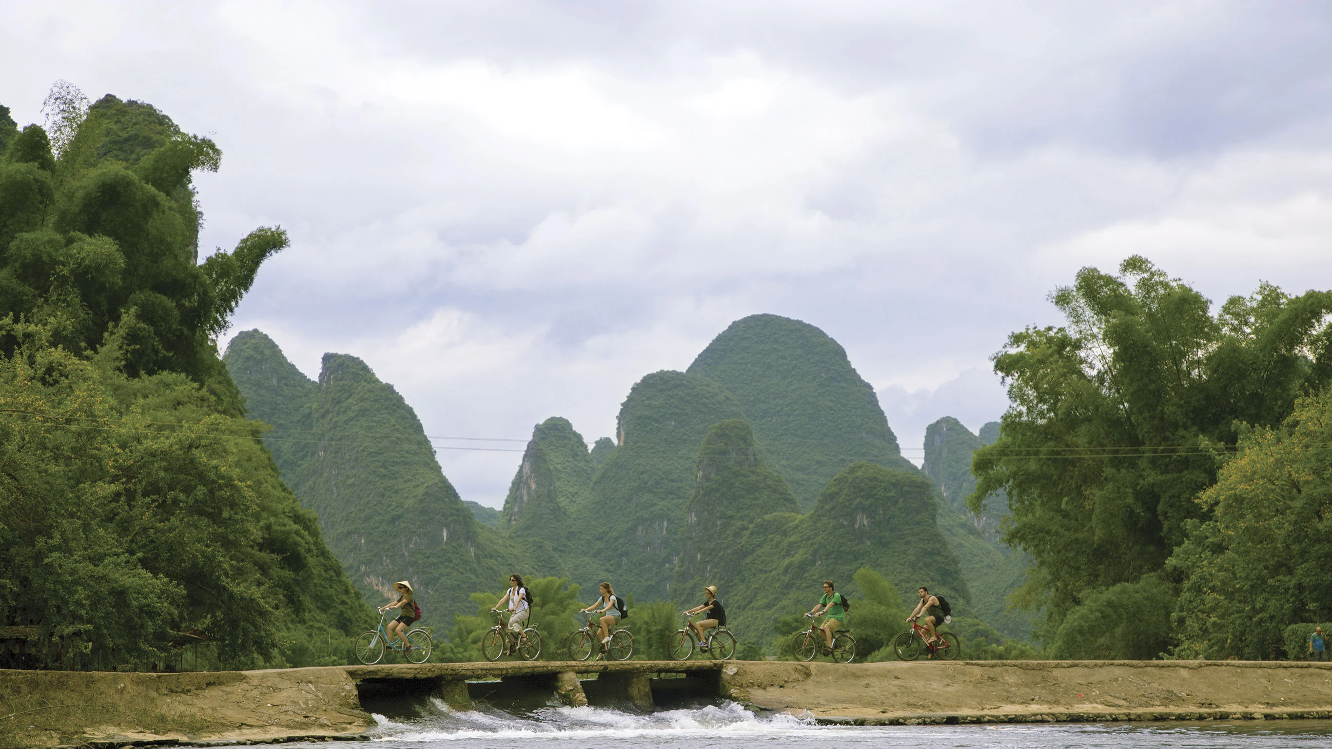 Hong Kong to Shanghai on a Shoestring