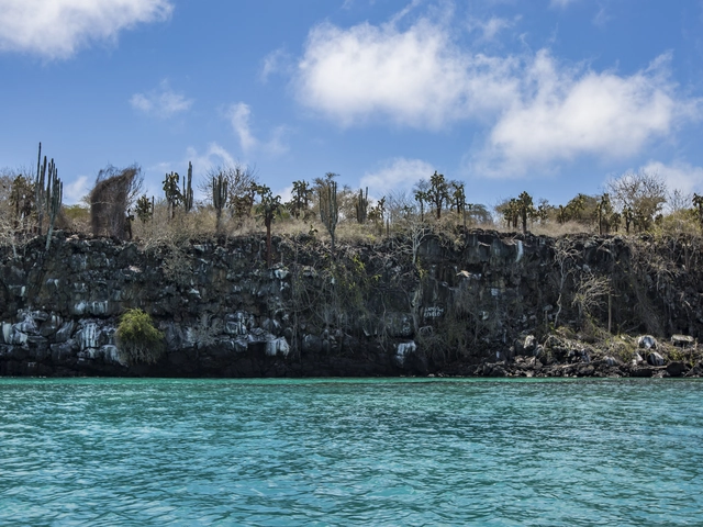 Galápagos — South & East Islands aboard the Yolita