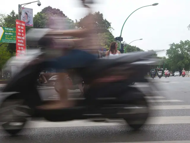 Hanoi Day Tour: Motorbike Discovery (half day)