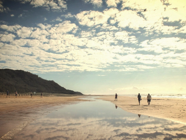 Brisbane to Cairns Experience: Sand Dunes & the Whitsundays