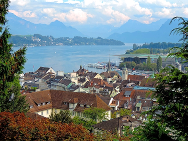 Alpine Explorer & the Glacier Express Train with Oberammergau Passion Play