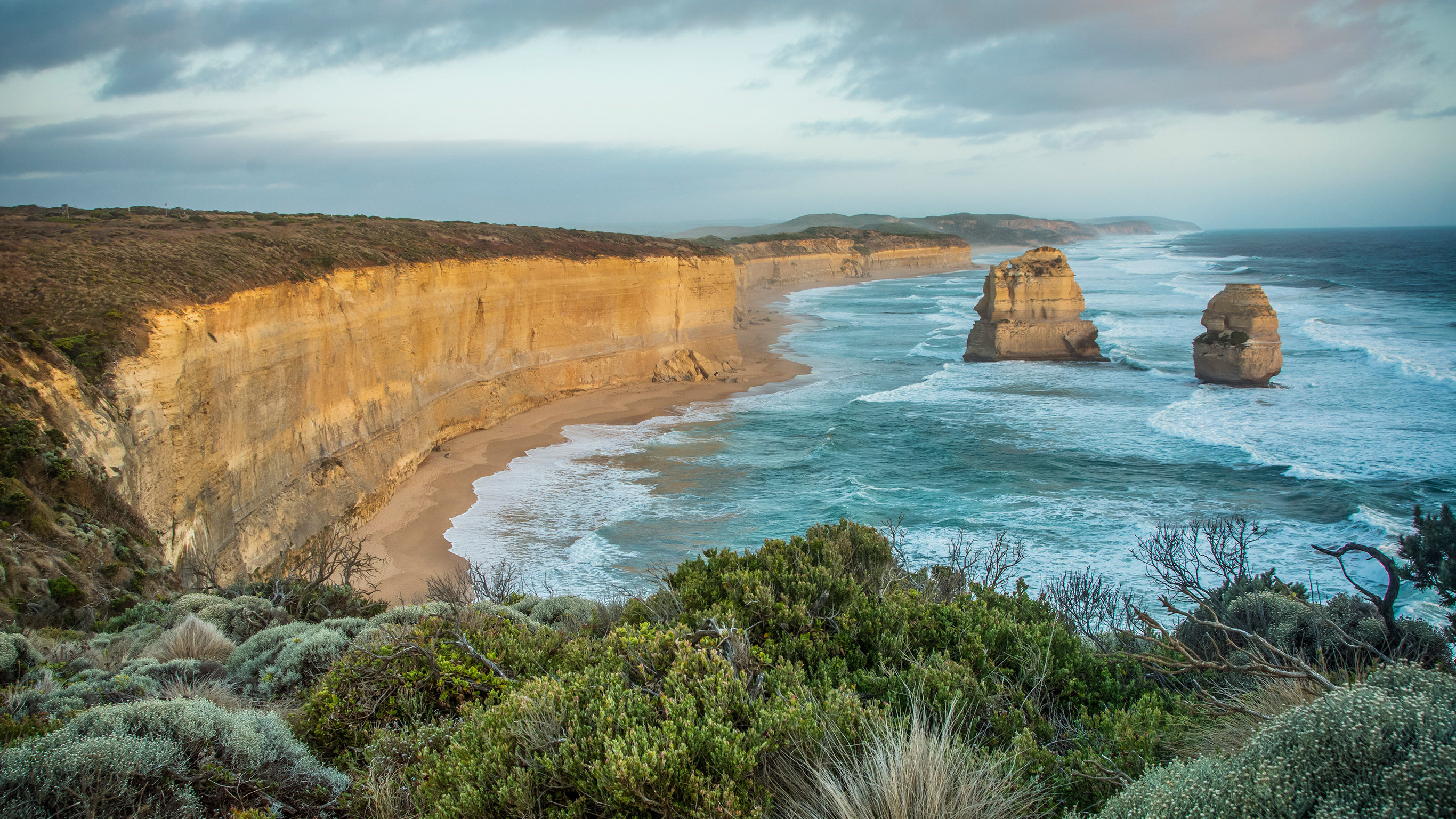 Melbourne, Outback & Uluru Adventure — Plus