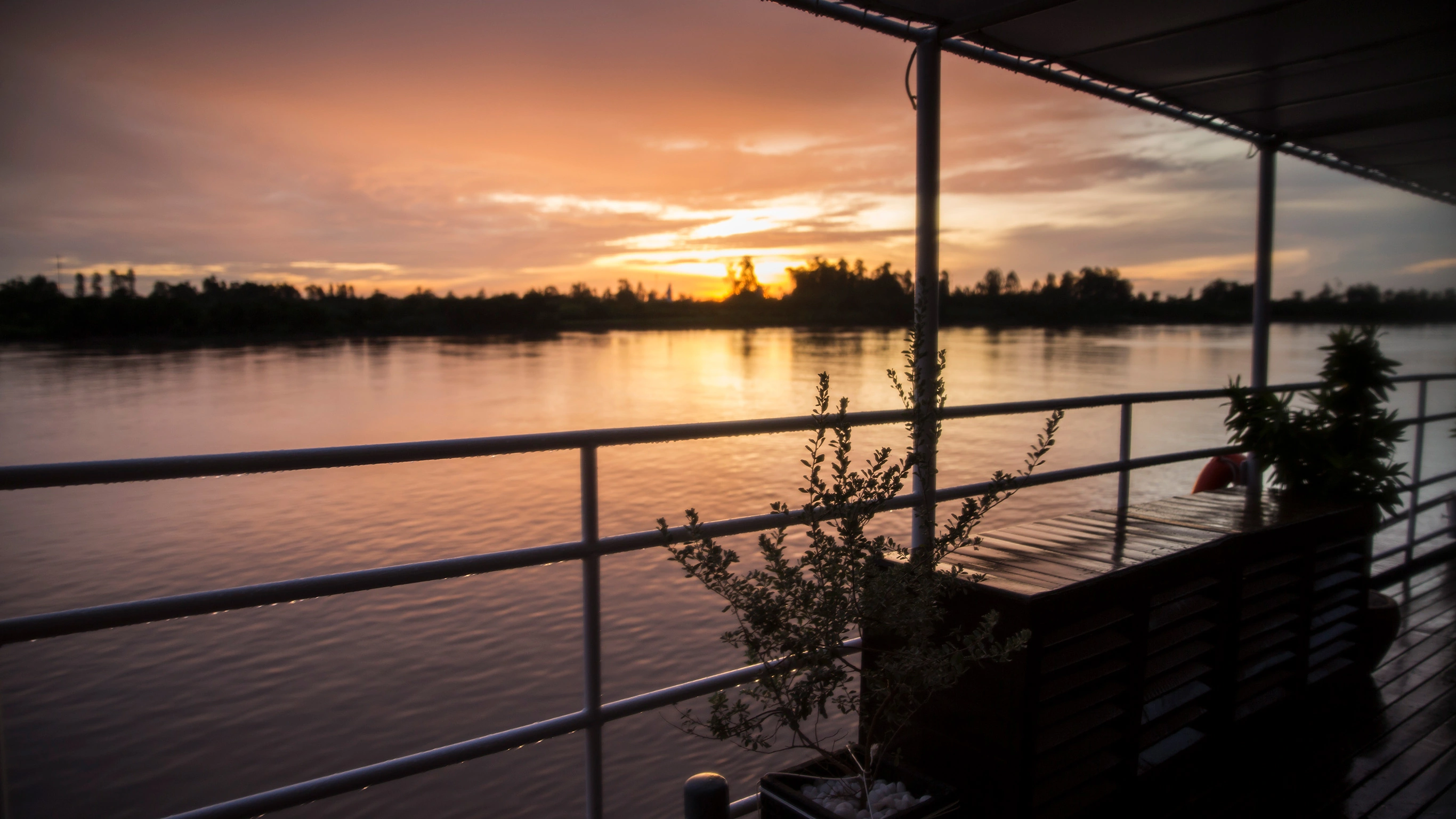 Colours of Asia – Singapore to Bangkok