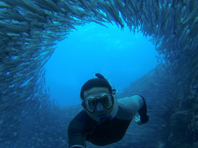 Galápagos Land & Sea — Central & East Islands aboard the Monserrat