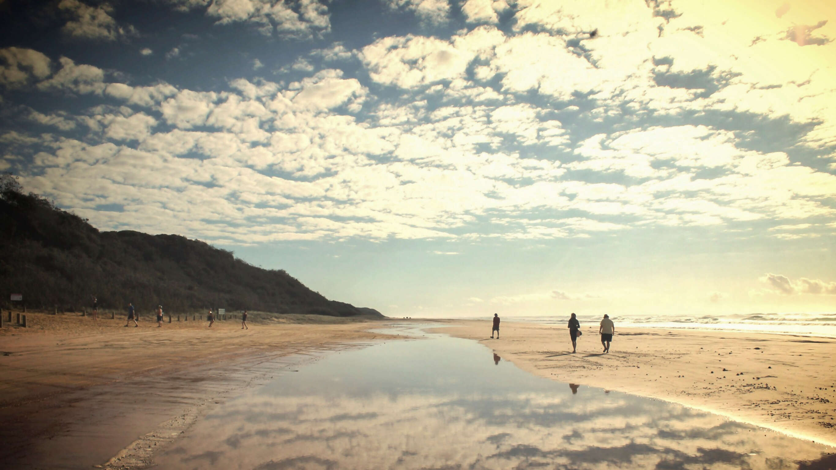 Brisbane to Cairns Experience: Sand Dunes & the Whitsundays