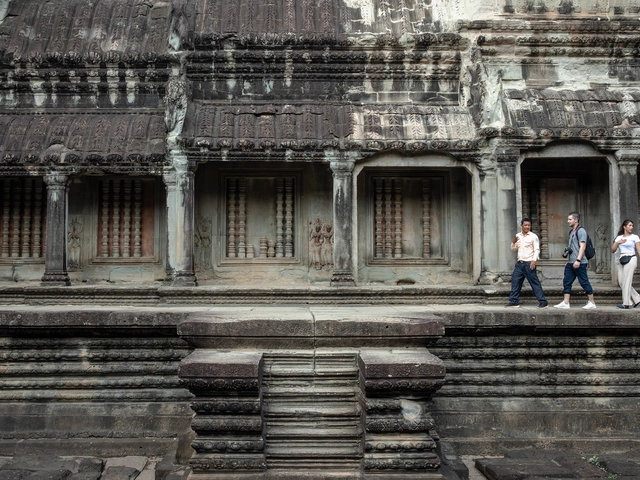 Indochina Discovery: Seasides and Street Food