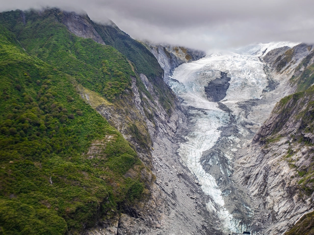 Explore Australia & New Zealand