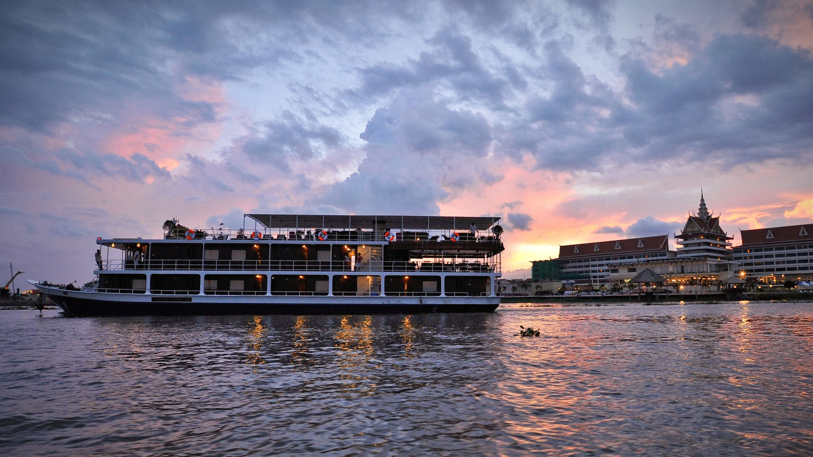 Mekong River Experience – Ho Chi Minh City to Siem Reap