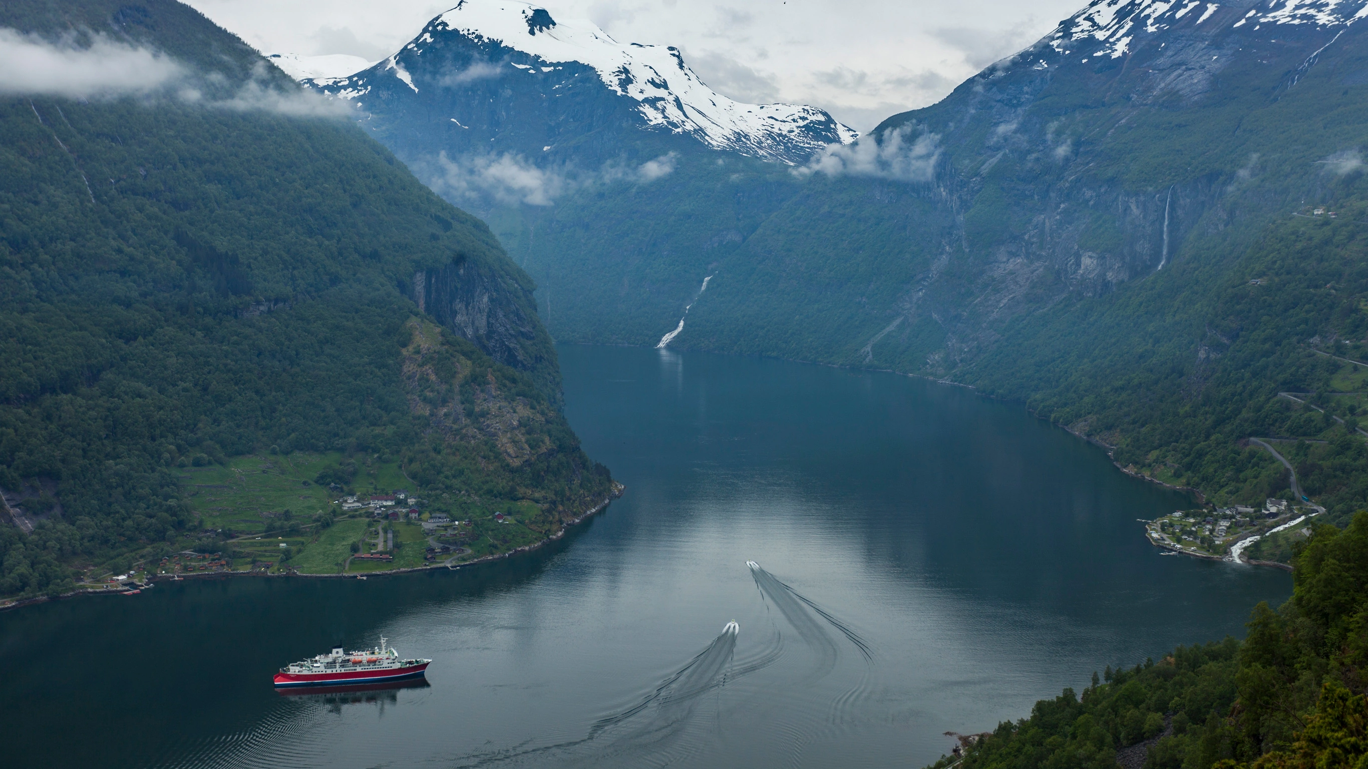 Norwegian Fjords & Arctic Discovery