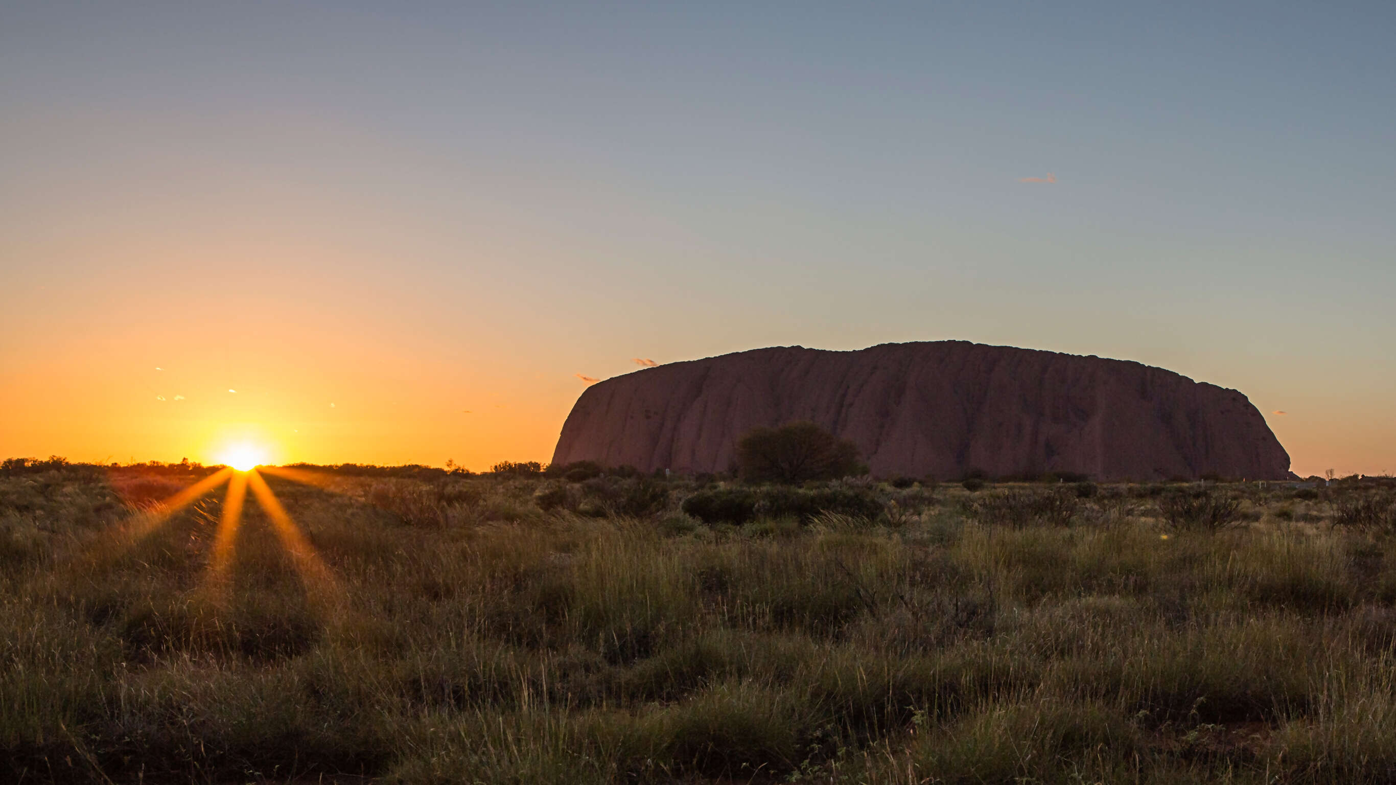 Melbourne, Outback & Uluru Adventure
