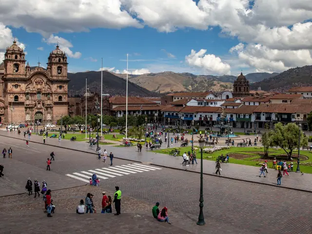 Cusco Day Tour: Scenic and City Highlights by Foot (half day)