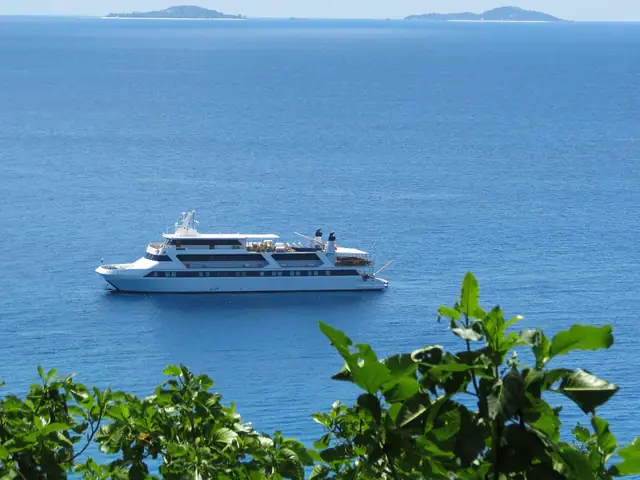 Cruising in the Seychelles (Garden of Eden)