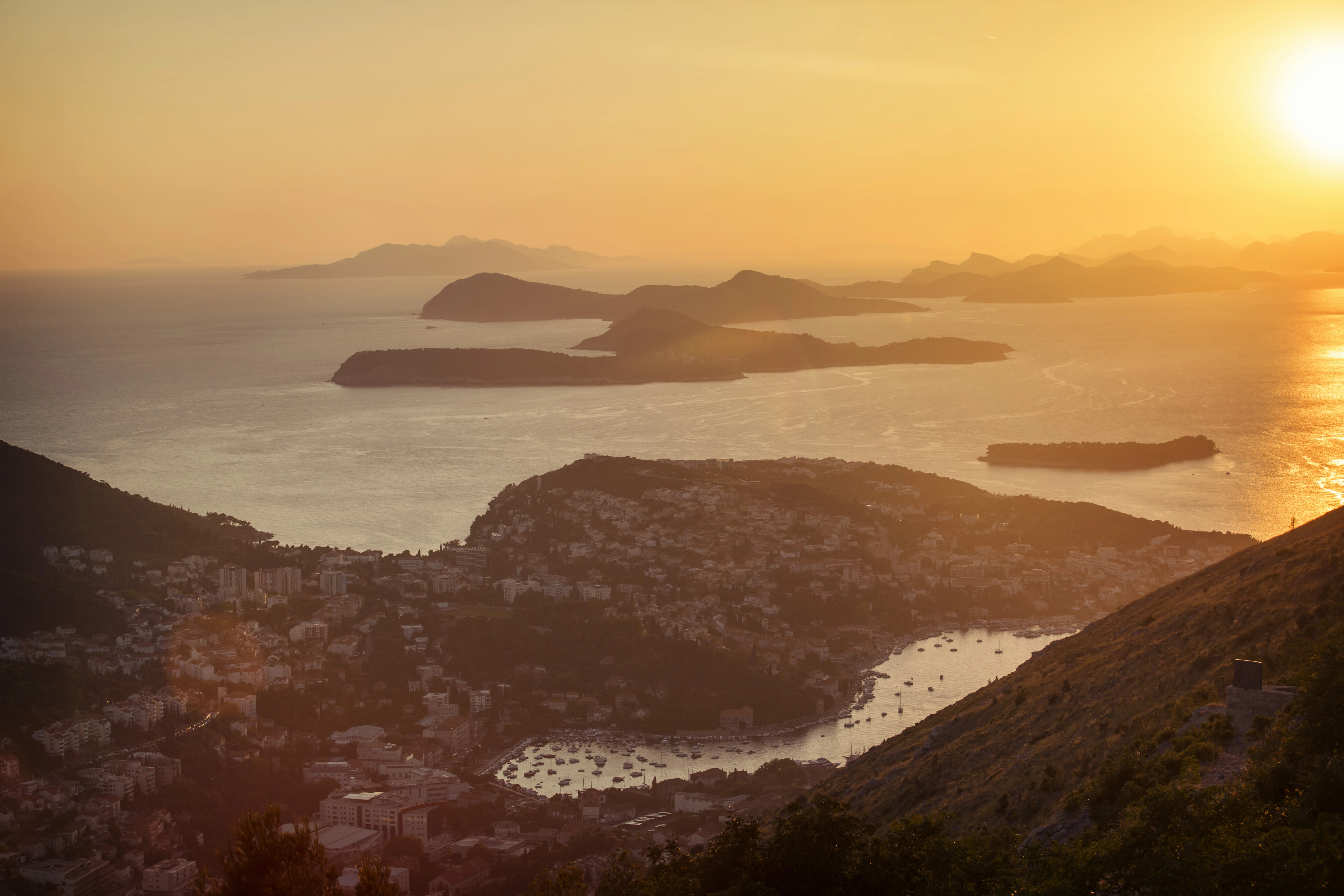 Dubrovnik to Athens: Beachfronts & Fortresses