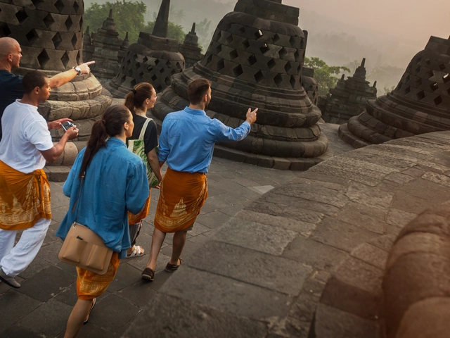 Indonesia: Hammocks & Hikes