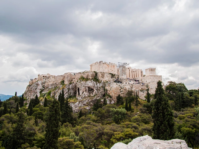 Greece: Ancient Ruins & Iconic Islands