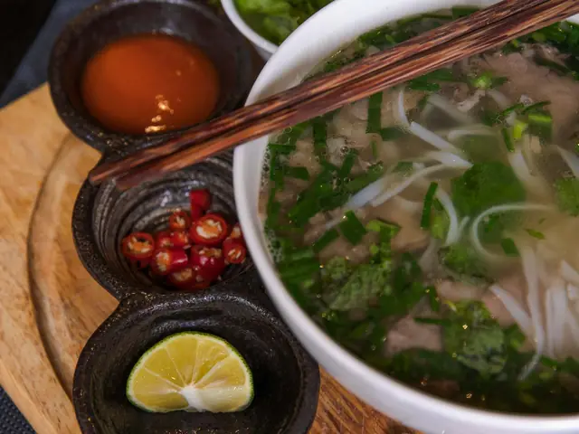 Hanoi Day Tour: Vietnamese Foodie Tour and Cooking Class (half day)