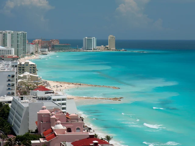 Cancún Escape: Beaches, Cenotes, & Crystal-Clear Water