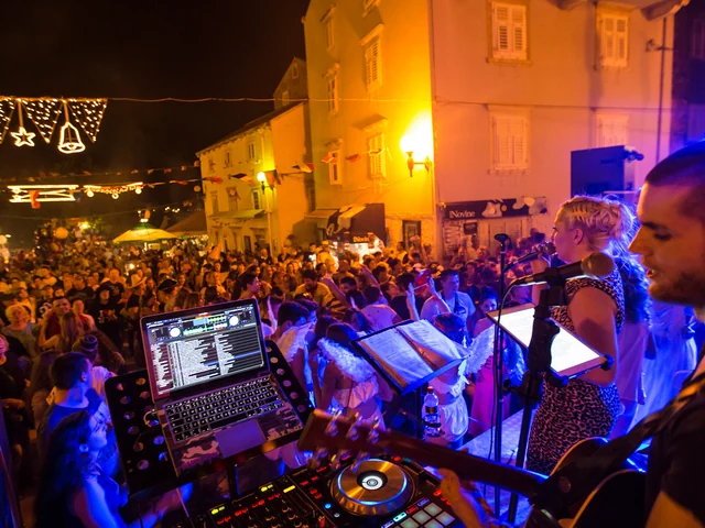 Total Europe: Austria, the Mediterranean & Ancient Athens