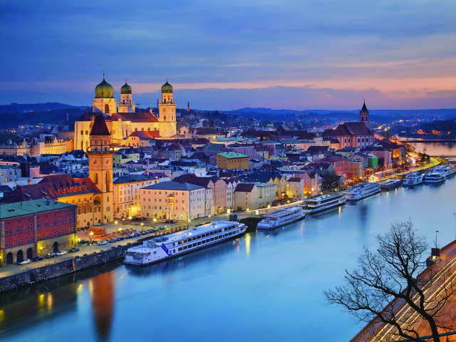 Christmas on the Danube featuring a 6-Night Danube River Cruise