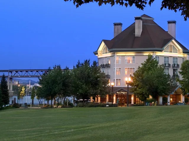 Kimpton RiverPlace Hotel